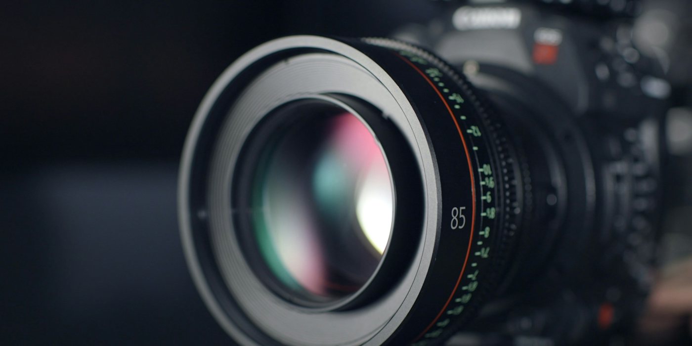 black DSLR camera